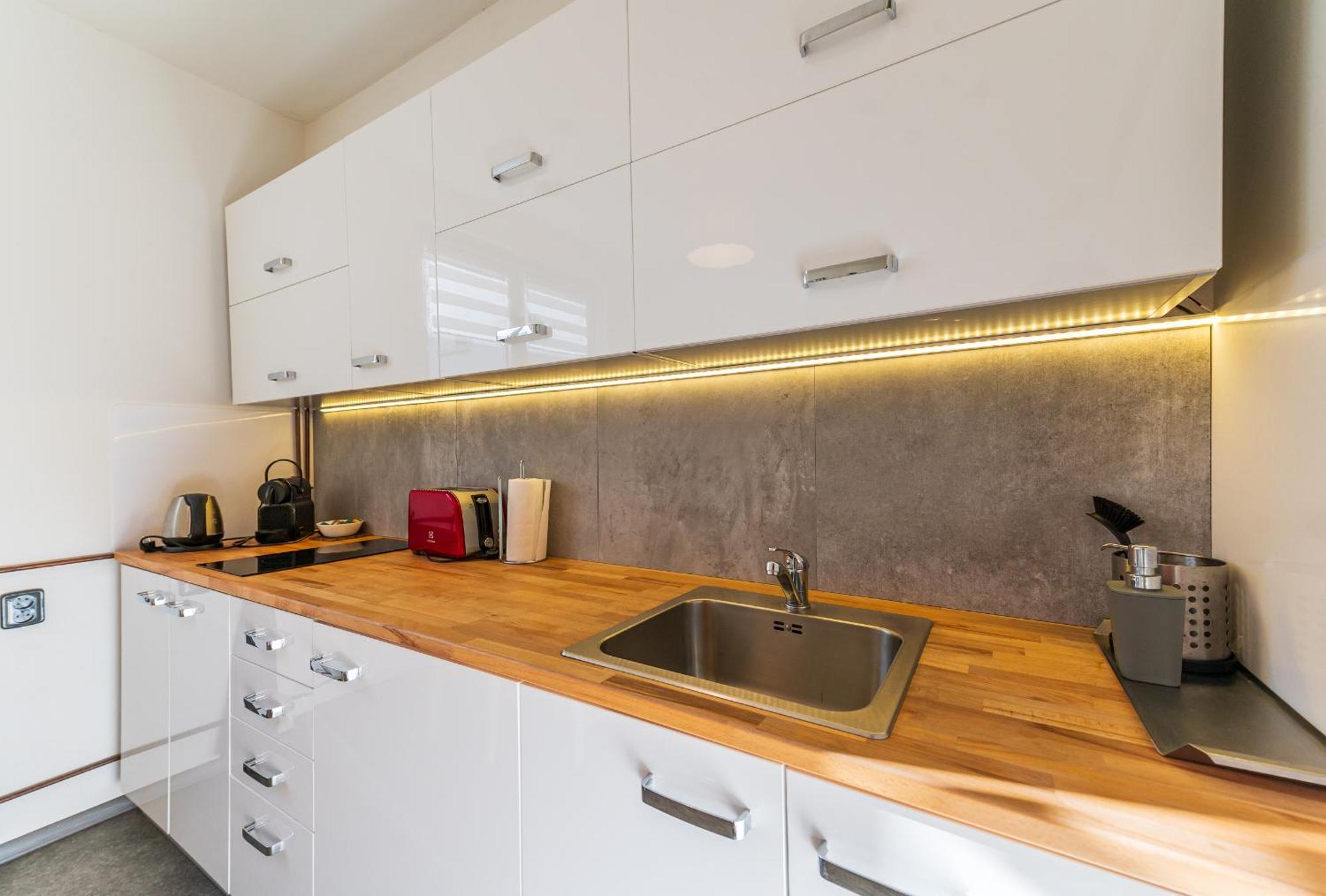 Ubytovani Na Samote - Apartman U Tesaru Komarice Dış mekan fotoğraf