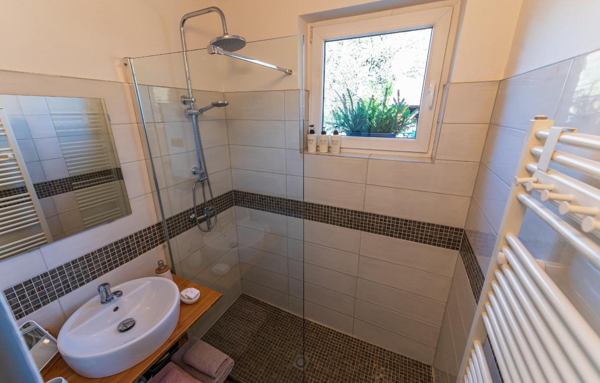 Ubytovani Na Samote - Apartman U Tesaru Komarice Dış mekan fotoğraf